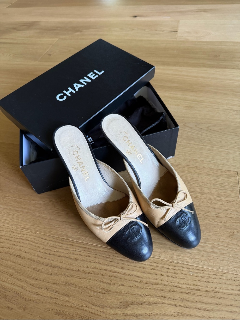 CHANEL Two-Tone Beige and Black Leather Mule Slides